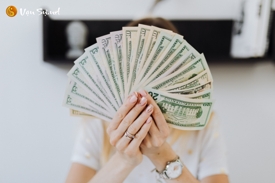 Chiêm bao thấy tiền đô