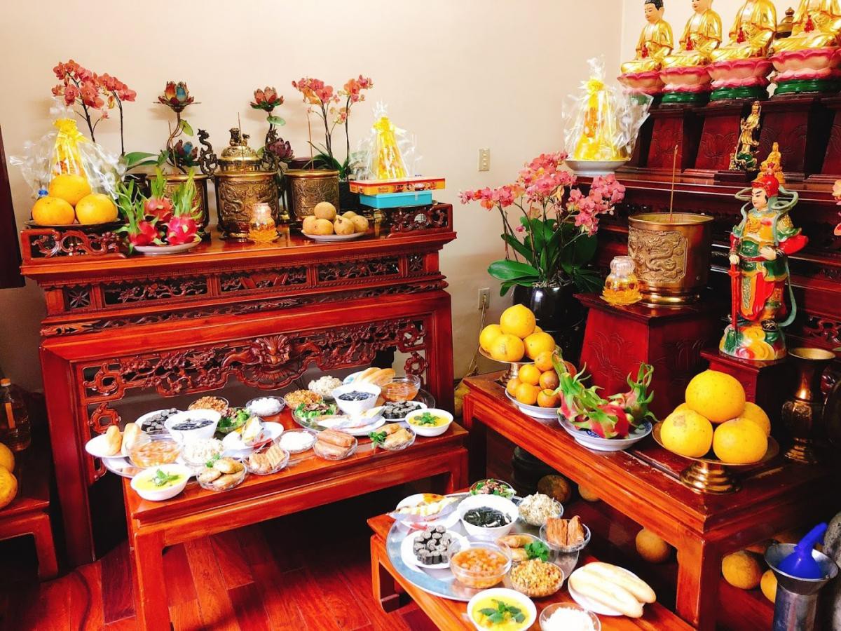 Cúng gia tiên