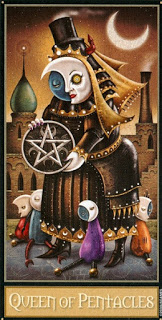 Lá bài Queen of pentacles