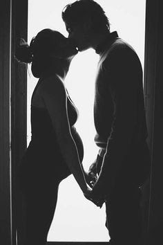 mơ thấy vợ có bầu