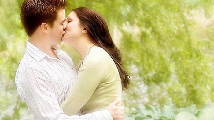 Mơ thấy hôn nhau báo hiệu điều gì?