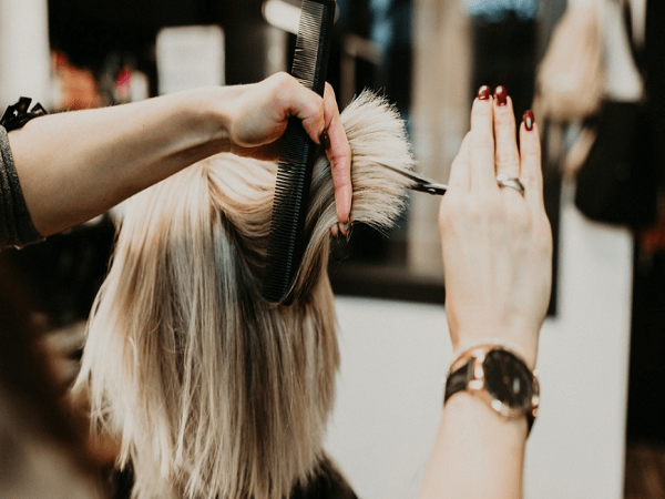 Giải mộng nằm mơ thấy cắt tóc