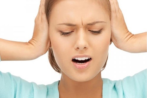 nóng tai phải điềm gì